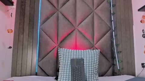 Snapshot of tiffvalentinee_ chatting on 10-25-25, 08:58 Tiffany online show from 10-25-25, 08:58