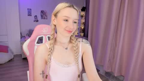 Tiffany online show from 03-18-26, 03:20