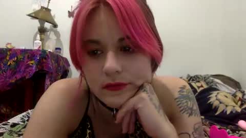 Snapshot of tigerlily228 chatting on 09-20-25, 01:28 Tigerlily online show from 09-20-25, 01:28