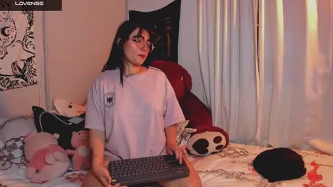 Snapshot of tigerlily__1 chatting on 12-06-24, 11:57 Lilith online show from 12-06-24, 11:57