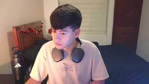 Snapshot of tightncuteass chatting on 11-26-25, 02:12 Camilo online show from 11-26-25, 02:12