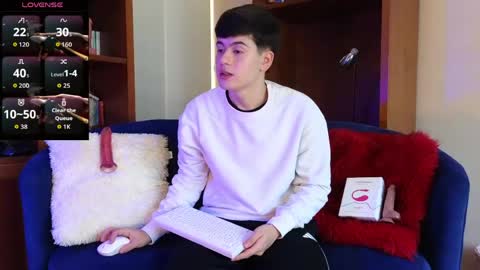 Snapshot of tightncuteass chatting on 04-29-26, 07:42 Camilo online show from 04-29-26, 07:42