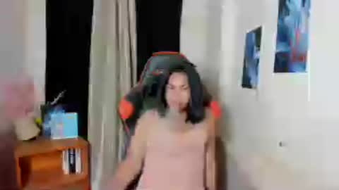 Snapshot of tightrosexoxo chatting on 07-11-26, 05:32 tightrosexoxo online show from 07-11-26, 05:32