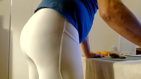 Snapshot of tightshortsspank chatting on 01-12-26, 10:15 Tightshortsspank online show from 01-12-26, 10:15