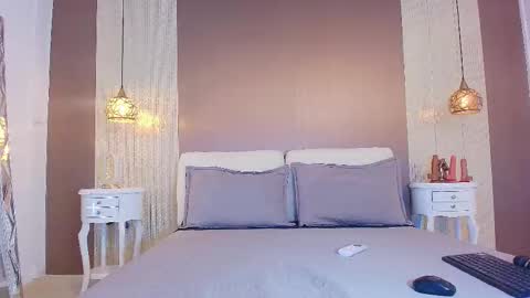 T I F F A N Y online show from 10-06-25, 07:44