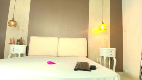 T I F F A N Y online show from 01-13-26, 07:41