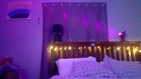 Snapshot of timbowwow chatting on 12-22-25, 06:16 timbowwow online show from 12-22-25, 06:16