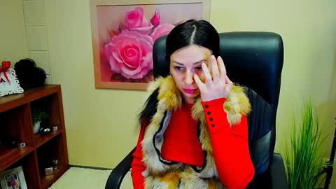 Luisa online show from 12-19-24, 09:29