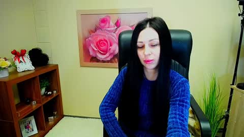 Luisa online show from 12-25-24, 11:22