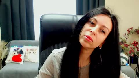 Luisa online show from 04-08-26, 07:41