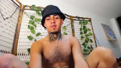 Snapshot of timewith_sebas chatting on 01-25-25, 12:17 salem online show from 01-25-25, 12:17