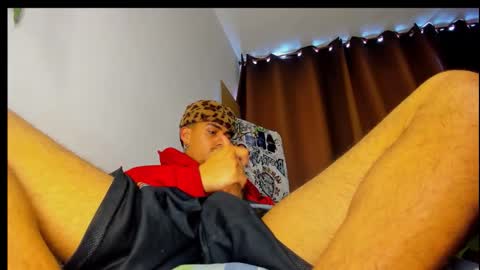 Snapshot of timewith_sebas chatting on 10-13-25, 01:44 salem online show from 10-13-25, 01:44