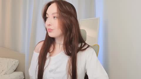 Mia online show from 03-19-26, 01:59