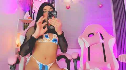 Hallie And Annie online show from 12-14-25, 02:39