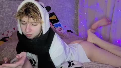 Snapshot of timothy_fox chatting on 05-15-26, 01:01 Timothy Fox online show from 05-15-26, 01:01