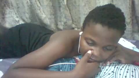 Snapshot of tina2030_1 chatting on 05-11-26, 05:43 tee online show from 05-11-26, 05:43