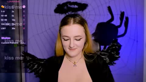 Snapshot of tina_blade_ chatting on 10-20-25, 07:14 tina_blade_ online show from 10-20-25, 07:14