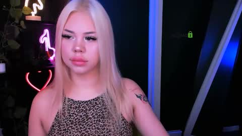 tina_golden1 online show from 04-13-26, 06:41