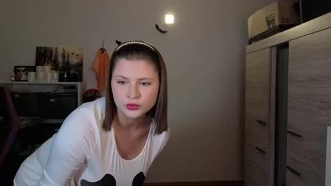 Snapshot of tinaangelll chatting on 10-31-25, 06:20 Tina Angel online show from 10-31-25, 06:20