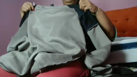 Snapshot of tinagiant chatting on 06-23-26, 06:33 tinagiant online show from 06-23-26, 06:33