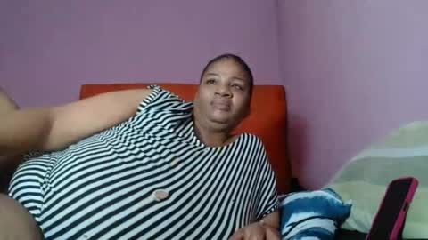 Snapshot of tinagiant chatting on 06-25-26, 07:57 tinagiant online show from 06-25-26, 07:57