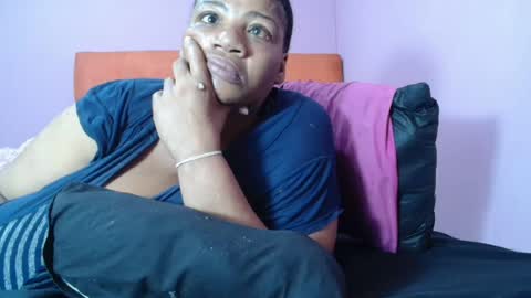 Snapshot of tinagiant chatting on 07-14-26, 05:23 tinagiant online show from 07-14-26, 05:23