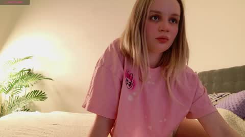 Snapshot of tinasiner chatting on 05-09-26, 02:00 tinasiner online show from 05-09-26, 02:00