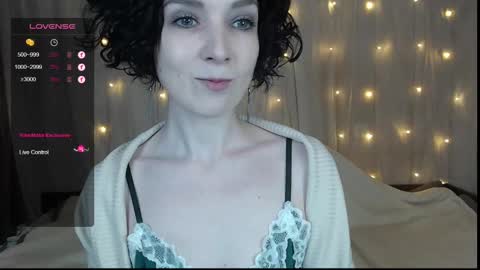 Snapshot of tinawincee chatting on 12-16-24, 04:55 Tina online show from 12-16-24, 04:55