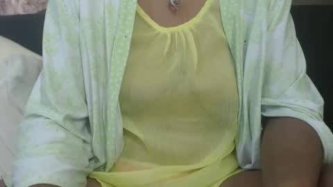 Snapshot of tinaxxxpetitexoxo chatting on 12-04-25, 12:14 Tina online show from 12-04-25, 12:14