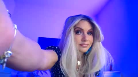 tinkerbell822 online show from 02-16-25, 08:54