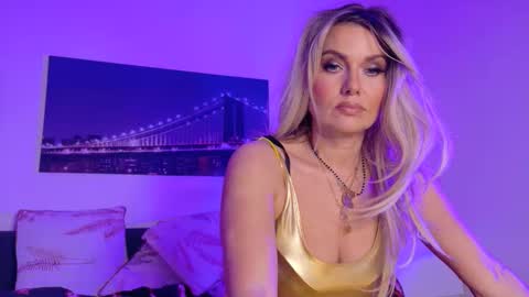 tinkerbell822 online show from 09-09-25, 08:03