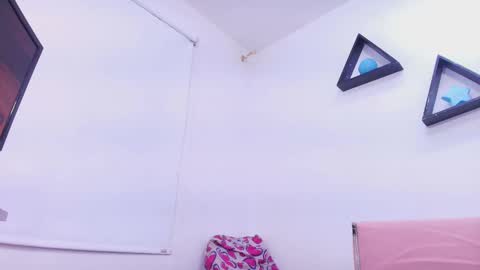 tinkerbell online show from 09-22-25, 07:27