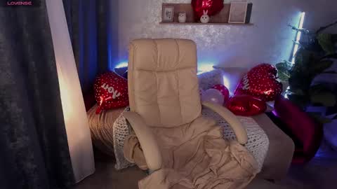 TinkerrBelll online show from 02-09-25, 07:30