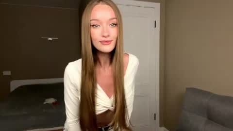 Leila online show from 06-28-26, 03:51