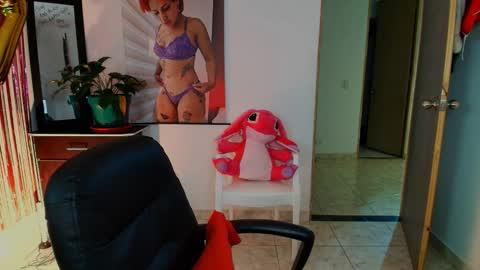 Snapshot of tinnadawson chatting on 09-24-25, 02:26 I AM BELLA ----------- follow my IG TINNS 69 online show from 09-24-25, 02:26