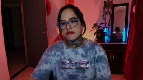 Snapshot of tinnadawson chatting on 10-12-25, 12:53 I AM BELLA ----------- follow my IG TINNS 69 online show from 10-12-25, 12:53