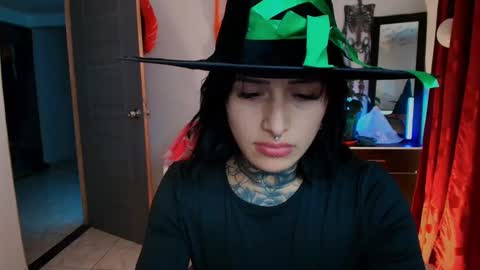 Snapshot of tinnadawson chatting on 10-16-25, 02:34 I AM BELLA ----------- follow my IG TINNS 69 online show from 10-16-25, 02:34