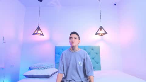 TINNY AND CANDY online show from 02-05-25, 01:11