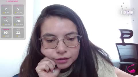 Snapshot of tiny_caroline chatting on 01-17-26, 05:16 Tiny Caroline online show from 01-17-26, 05:16