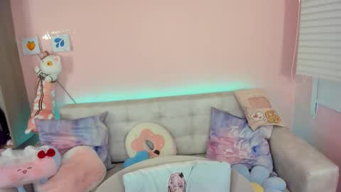 tiny_cora online show from 11-27-25, 04:31