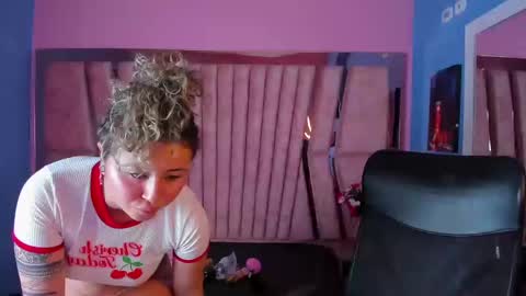 Snapshot of tiny_love_ chatting on 02-11-25, 02:46 tiny online show from 02-11-25, 02:46