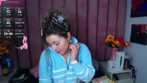 Snapshot of tiny_love_ chatting on 02-12-25, 06:51 tiny online show from 02-12-25, 06:51