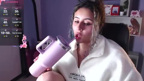 Snapshot of tiny_love_ chatting on 02-26-25, 08:59 tiny online show from 02-26-25, 08:59