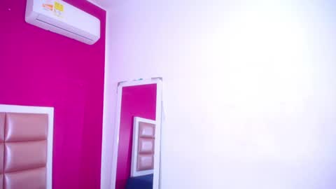 tiny_sarah1 online show from 11-13-25, 08:08