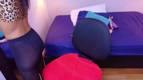 tiny_sarah1 online show from 03-29-26, 07:08