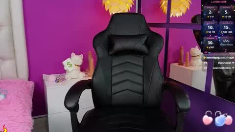 tiny_vixen_ online show from 02-21-25, 07:43