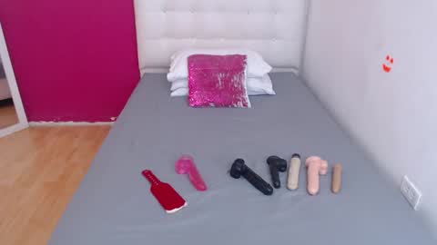 Snapshot of tiny_whore18 chatting on 12-19-24, 02:57 tiny_whore18 online show from 12-19-24, 02:57