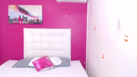 Snapshot of tiny_whore18 chatting on 01-06-25, 02:47 tiny_whore18 online show from 01-06-25, 02:47