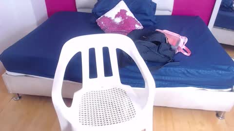 Snapshot of tiny_whore18 chatting on 10-17-25, 04:20 tiny_whore18 online show from 10-17-25, 04:20