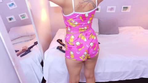 tiny_whore18 online show from 05-31-26, 05:53